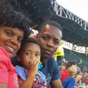 Meet your Posher, Rowena